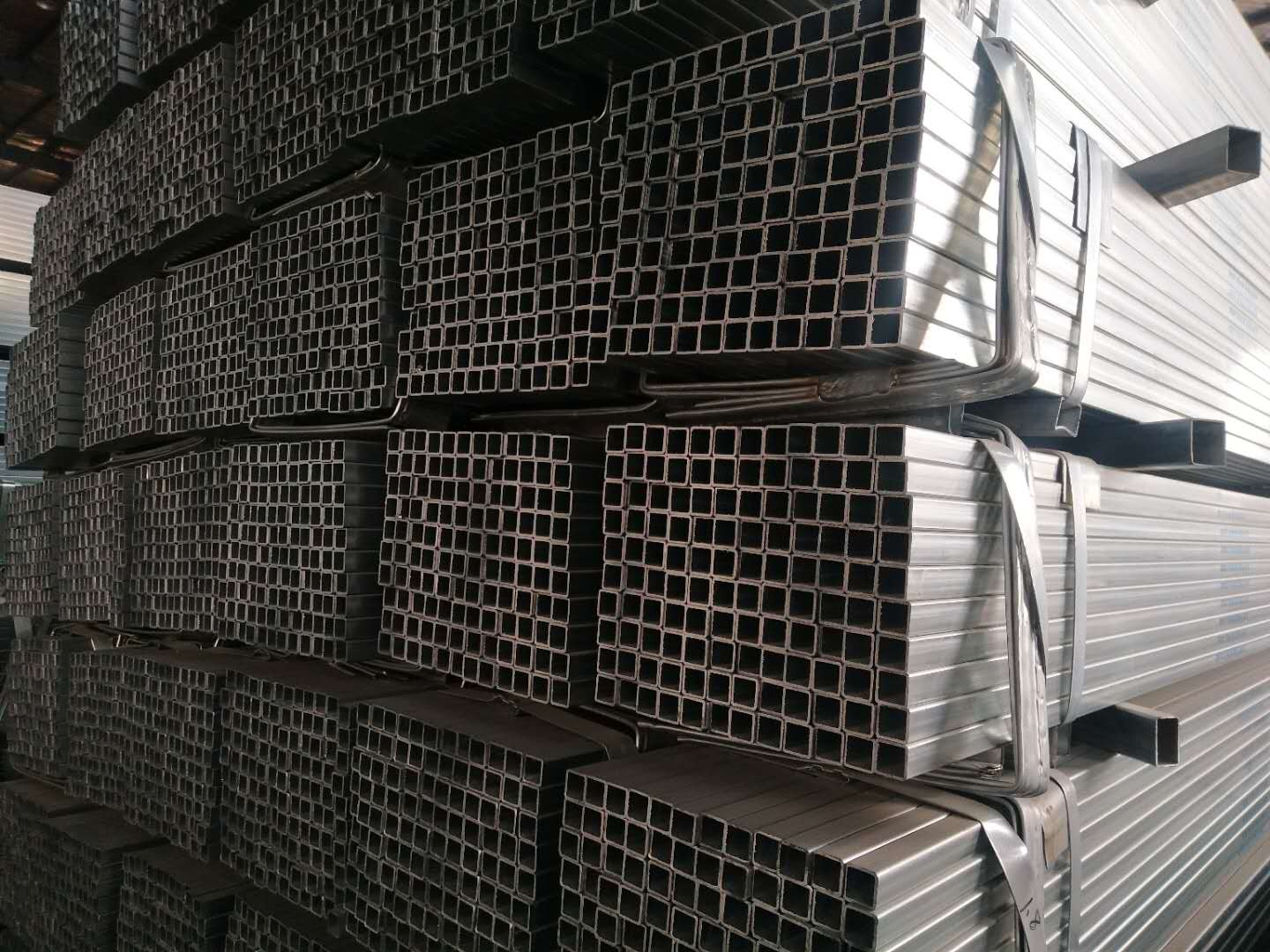 钢价整体＂跌跌不休＂ 生产加快出口下滑致供过于求